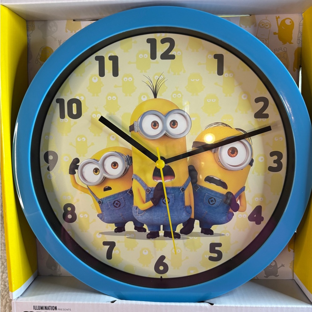 Illumination Presents The Minions Wall Clock NWB my Last one
